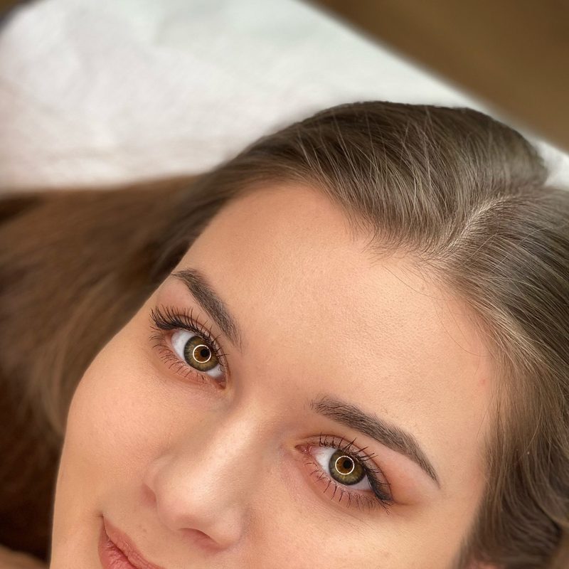 Bryn efter permanent makeup